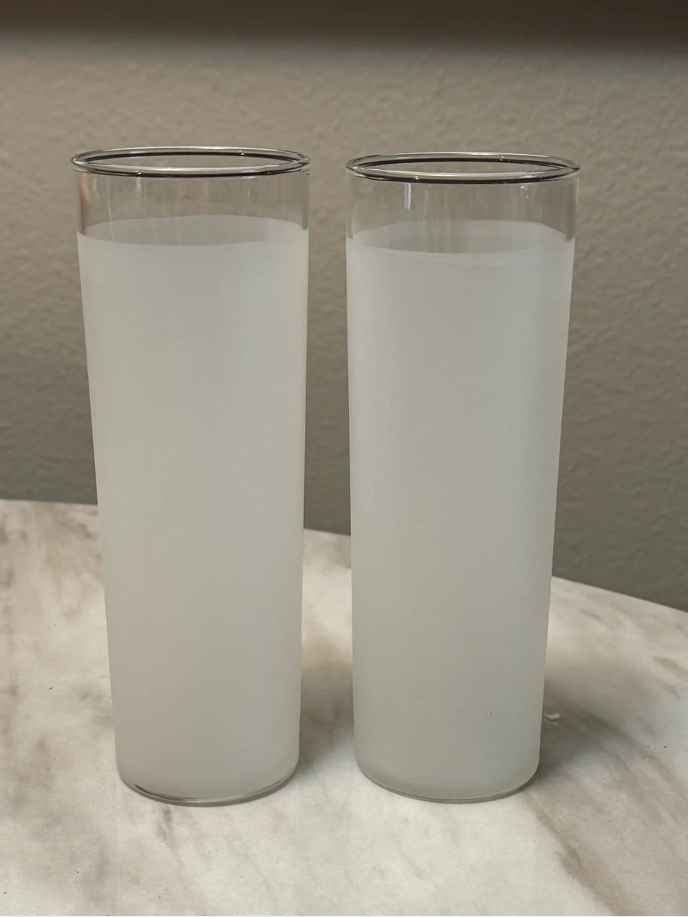Libbey Tall Frosted Drink Glasses, Set of 2 vintage early 2000’s